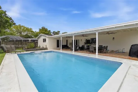 19911 SW 84th Avenue Cutler Bay FL 33189