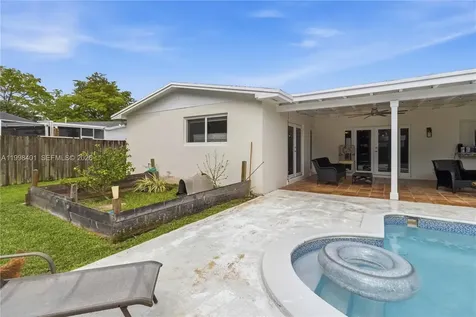 19911 SW 84th Avenue Cutler Bay FL 33189
