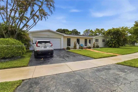 19911 SW 84th Avenue Cutler Bay FL 33189