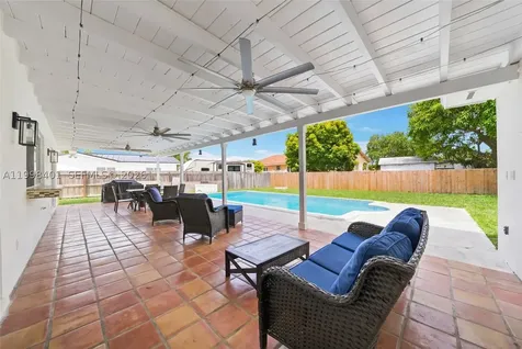 19911 SW 84th Avenue Cutler Bay FL 33189