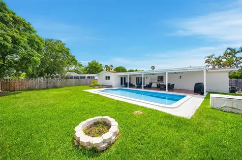19911 SW 84th Avenue Cutler Bay FL 33189