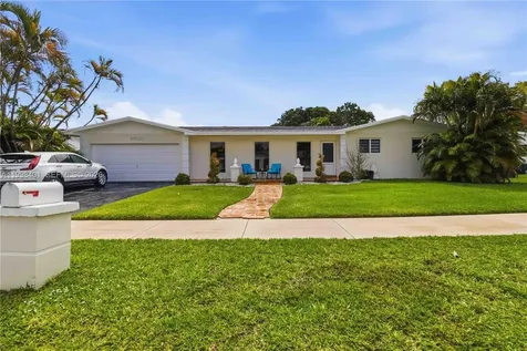 19911 SW 84th Avenue Cutler Bay FL 33189