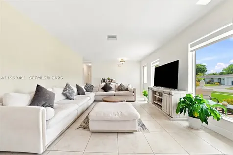19911 SW 84th Avenue Cutler Bay FL 33189