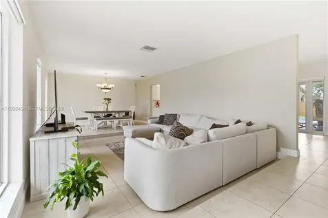 19911 SW 84th Avenue Cutler Bay FL 33189