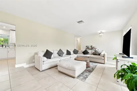 19911 SW 84th Avenue Cutler Bay FL 33189