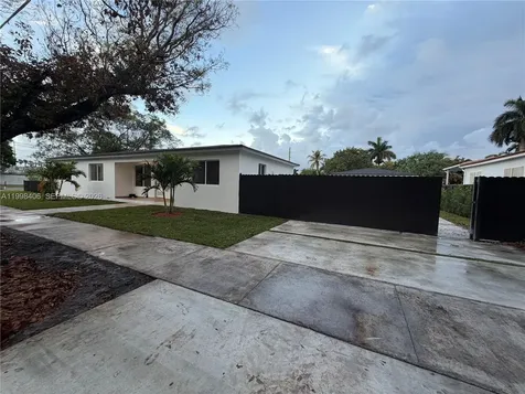 596 Ragan Drive Miami Springs FL 33166