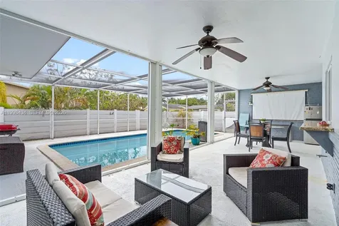 5214 W Park Road Hollywood FL 33021