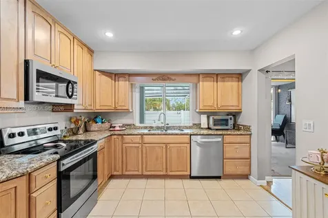 5214 W Park Road Hollywood FL 33021