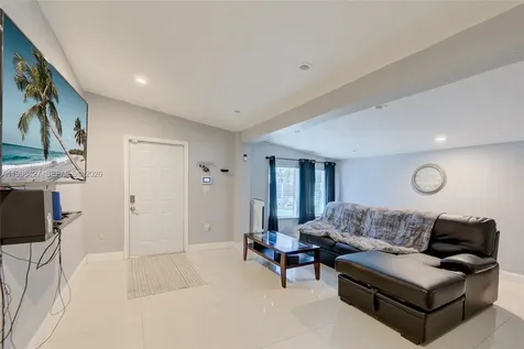 3811 SW 47 Avenue West Park FL 33023