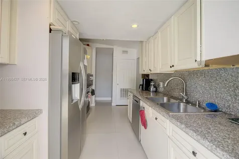 3811 SW 47 Avenue West Park FL 33023