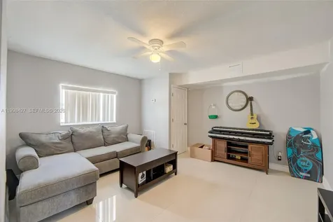 3811 SW 47 Avenue West Park FL 33023