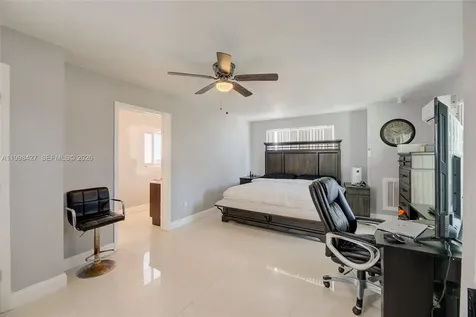 3811 SW 47 Avenue West Park FL 33023