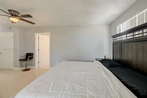 3811 SW 47 Avenue West Park FL 33023