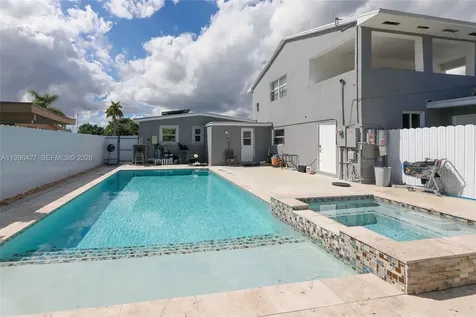 3811 SW 47 Avenue West Park FL 33023
