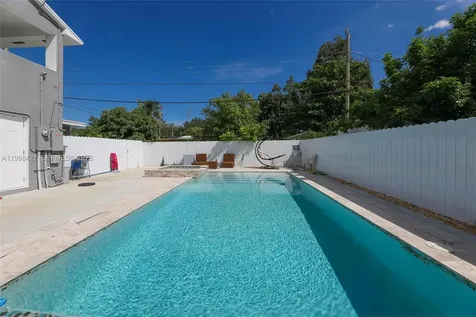 3811 SW 47 Avenue West Park FL 33023