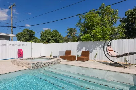 3811 SW 47 Avenue West Park FL 33023