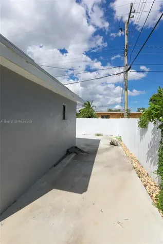 3811 SW 47 Avenue West Park FL 33023