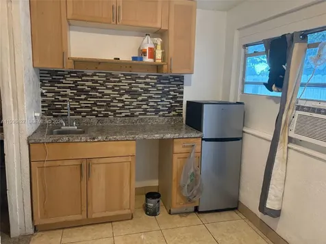 3811 SW 47 Avenue West Park FL 33023