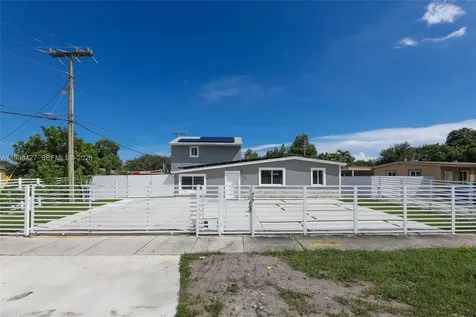 3811 SW 47 Avenue West Park FL 33023