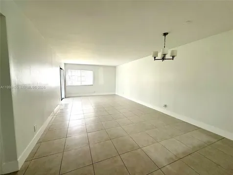 155 Lakeview Drive Weston FL 33326