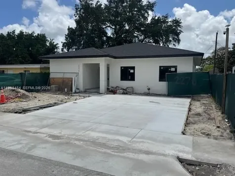 2270 Service Road Opa-Locka FL 33054