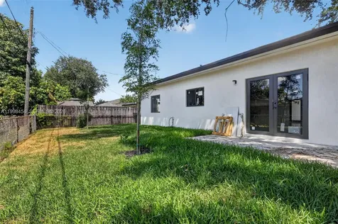 2270 Service Road Opa-Locka FL 33054