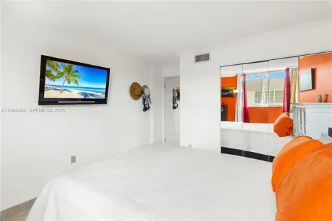840 NW 87th Avenue Miami FL 33172