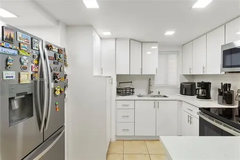 840 NW 87th Avenue Miami FL 33172