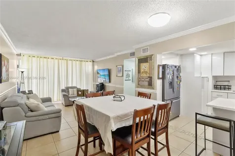 840 NW 87th Avenue Miami FL 33172