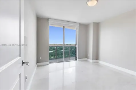 2641 N Flamingo Road Sunrise FL 33323