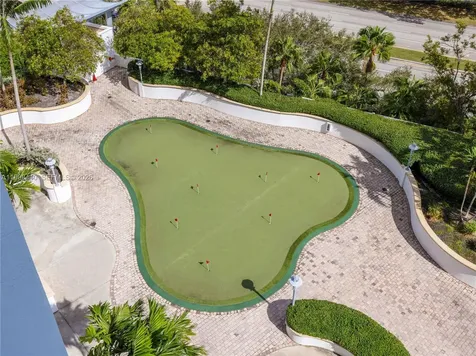 2641 N Flamingo Road Sunrise FL 33323