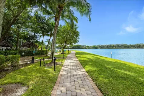 2641 N Flamingo Road Sunrise FL 33323