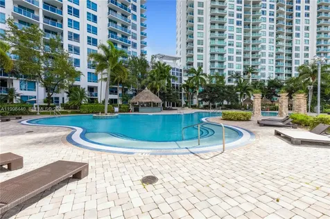 2641 N Flamingo Road Sunrise FL 33323