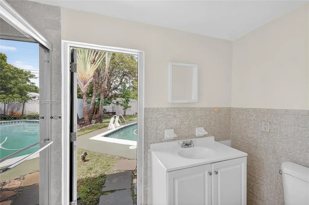 807 SW 26th Court Fort Lauderdale FL 33315