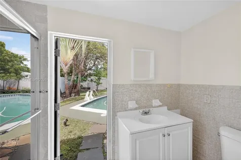807 SW 26th Court Fort Lauderdale FL 33315