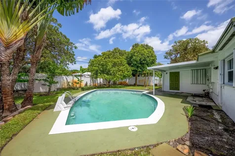 807 SW 26th Court Fort Lauderdale FL 33315