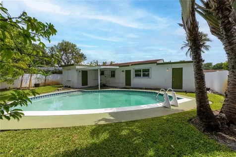 807 SW 26th Court Fort Lauderdale FL 33315