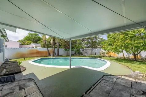 807 SW 26th Court Fort Lauderdale FL 33315