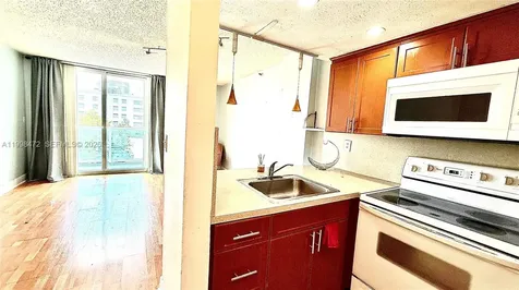 1035 West Avenue Miami Beach FL 33139