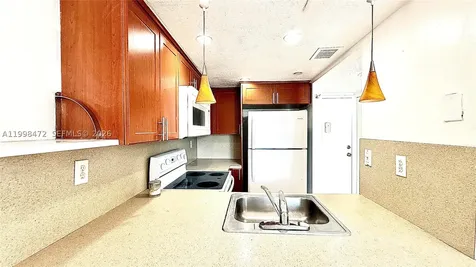 1035 West Avenue Miami Beach FL 33139