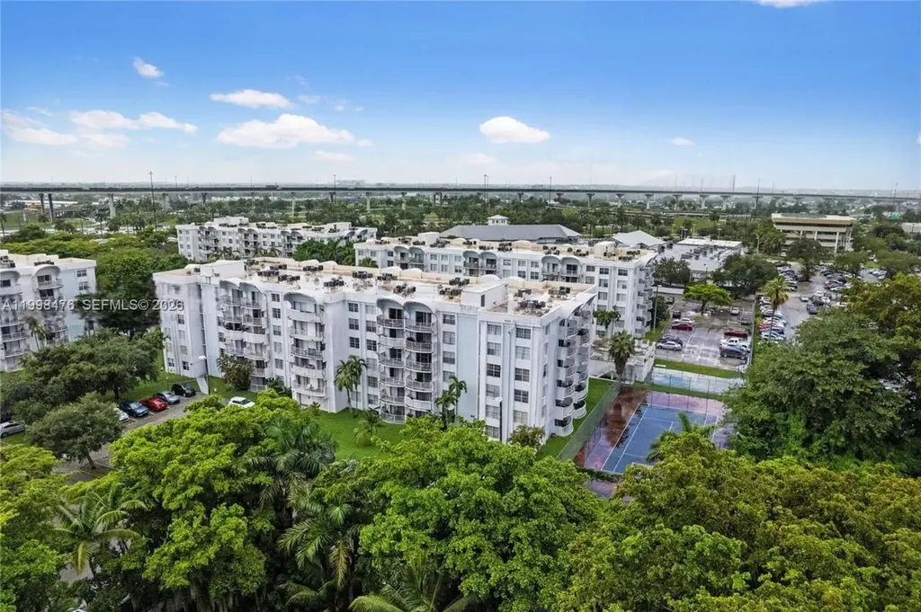 494 NW 165th Street Road Miami FL 33169