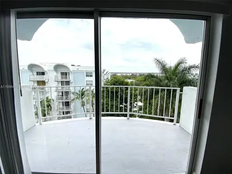 494 NW 165th Street Road Miami FL 33169
