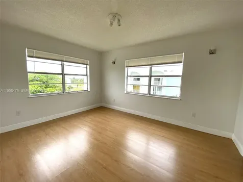 494 NW 165th Street Road Miami FL 33169