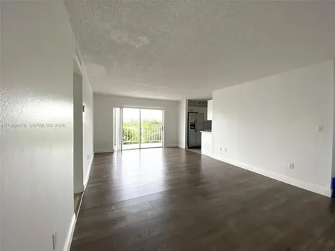 494 NW 165th Street Road Miami FL 33169