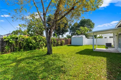 6881 Harding Street Hollywood FL 33024