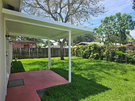 6881 Harding Street Hollywood FL 33024