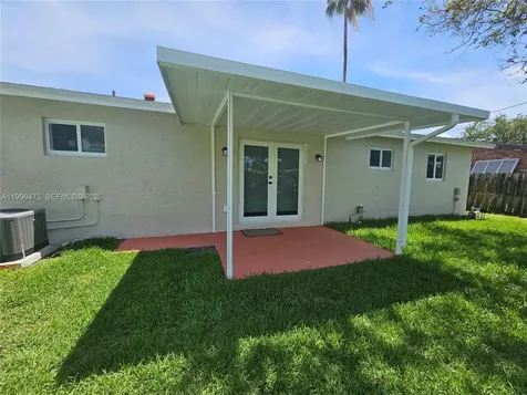 6881 Harding Street Hollywood FL 33024