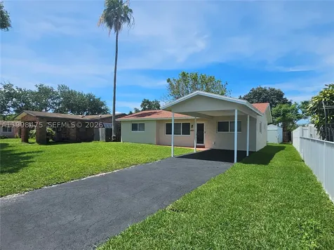 6881 Harding Street Hollywood FL 33024