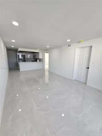 7125 Bay Drive Miami Beach FL 33141