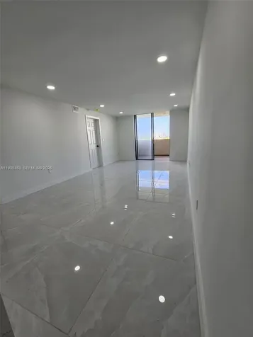 7125 Bay Drive Miami Beach FL 33141